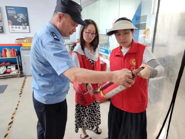 杜甫路街道宋园社区：“党建红”引领“网格蓝”撬动营商环境“大变革”