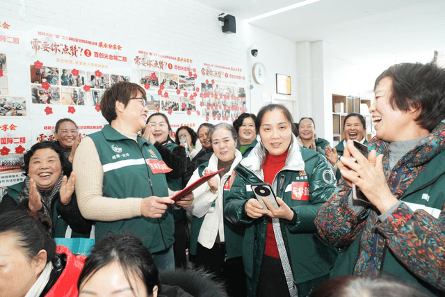 成都市成华区东林社区：善网织就幸福网 红花映亮治理路