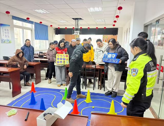 南通 如皋 蒲行社区开展“交通安全进社区 平安相伴迎新春”互动体验活动